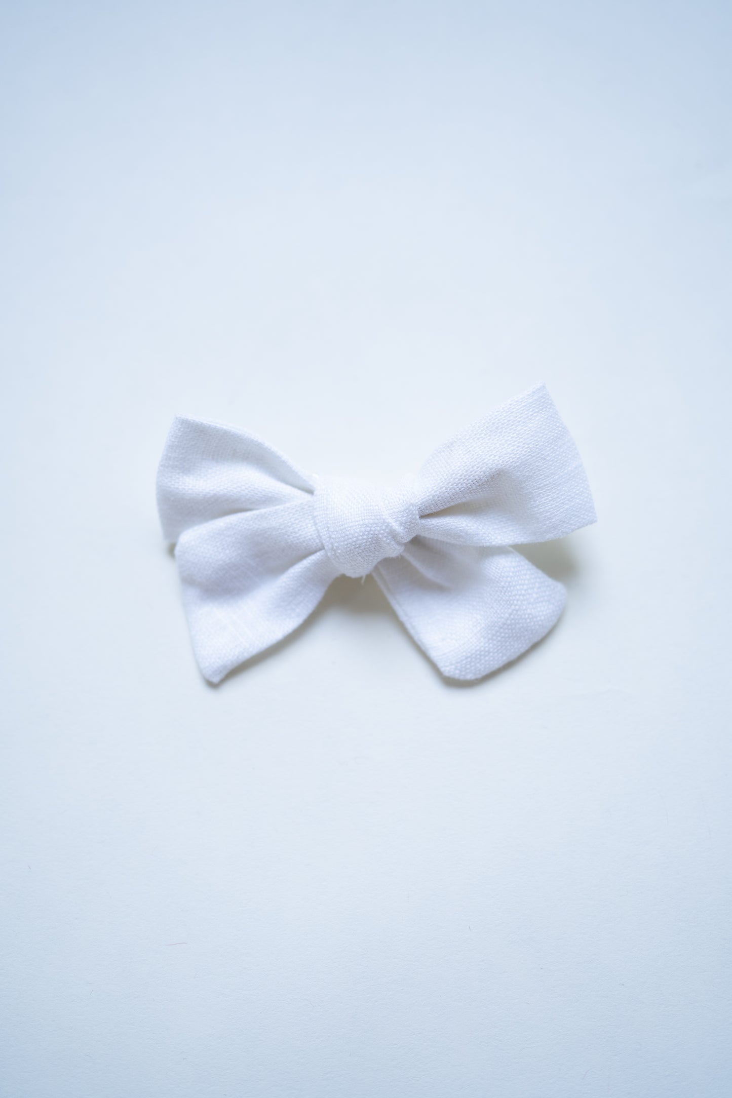 White Linen Pinwheel Bow